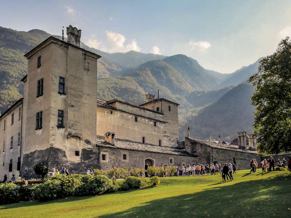 Castello d Issogne  val d aosta FULVIA TOUR