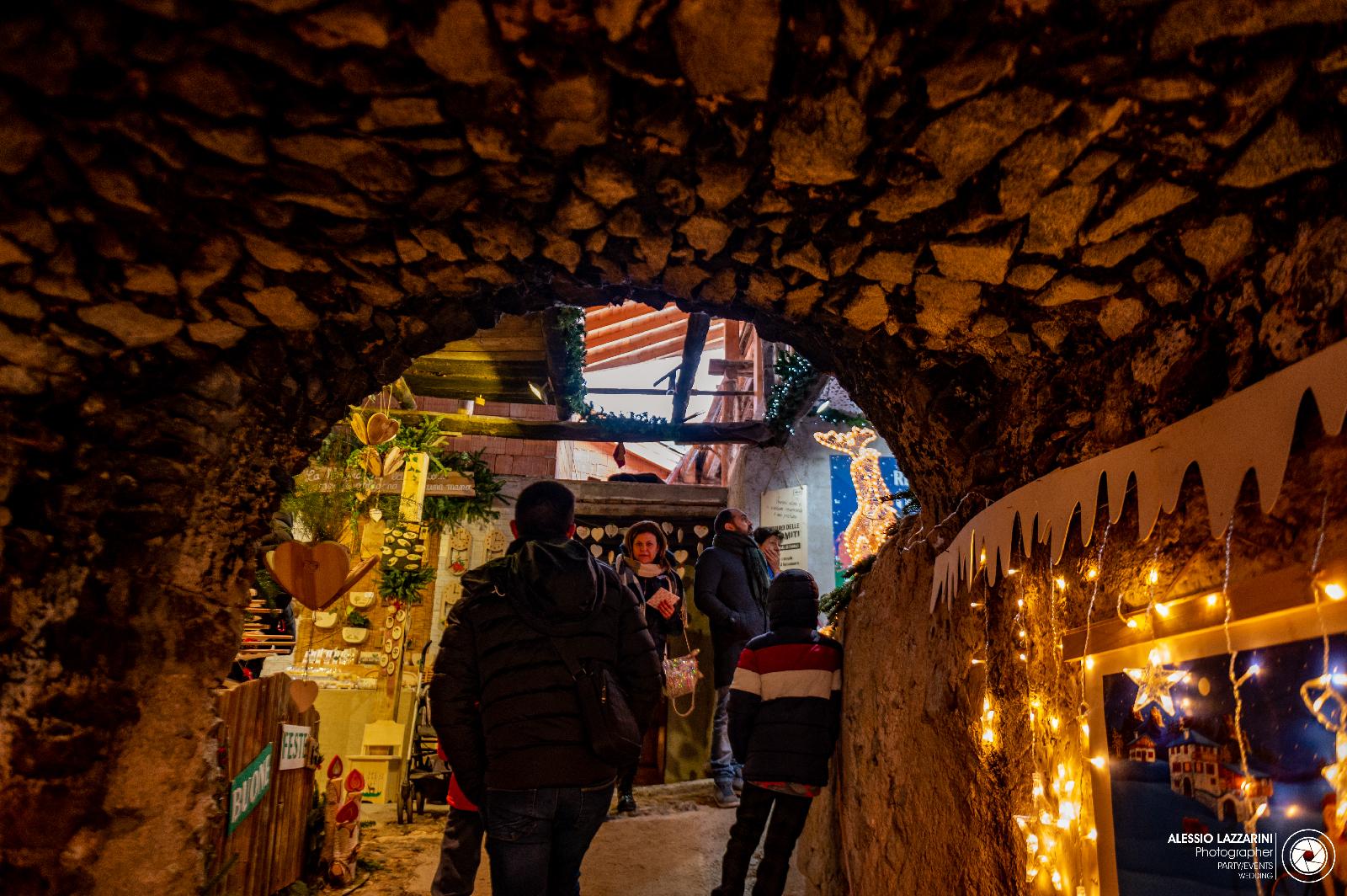PORTEC A RANGO A NATALE BORGHI MEDIEVALI  CAM VIAGGI