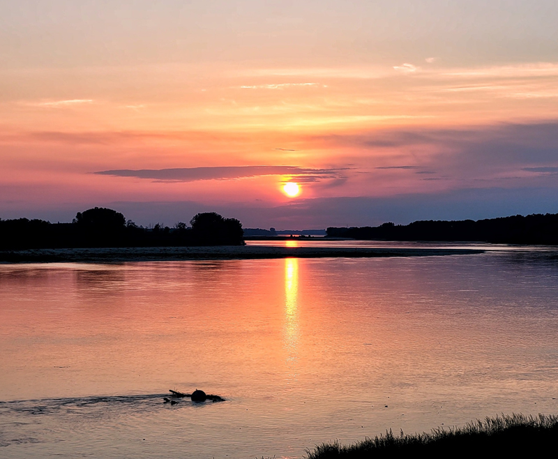 Tramonto sul Po