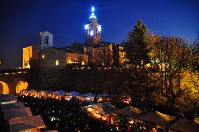 mercato delle candele a Candelara CAM VIAGGI