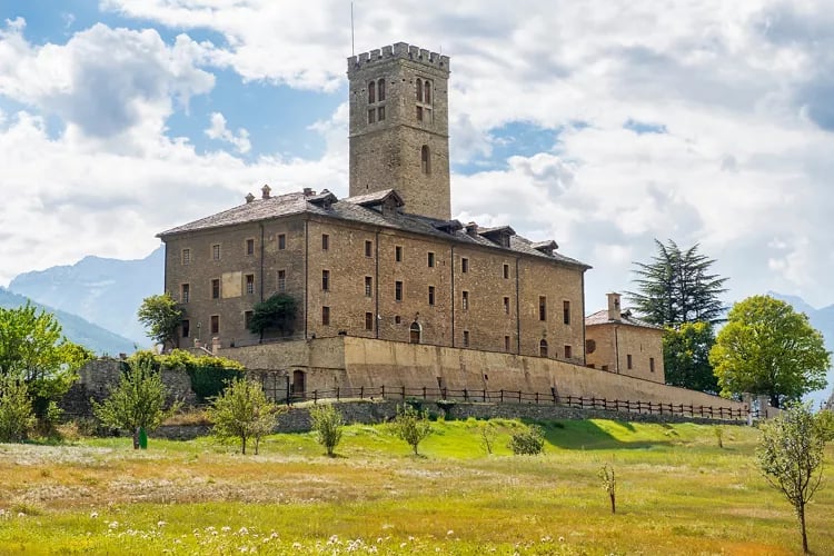 castello di Sarre val d aosta  FULVIA TOUR