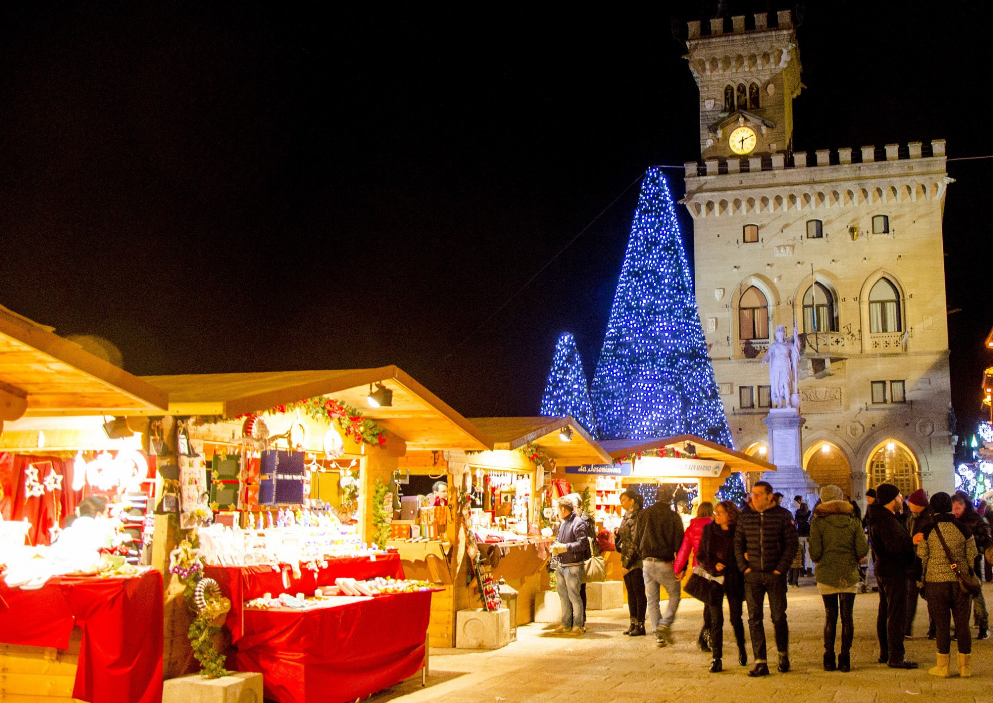 mercatini a san marino IN PIAZZA DELLA LIBERTA' CAM VIAGGI