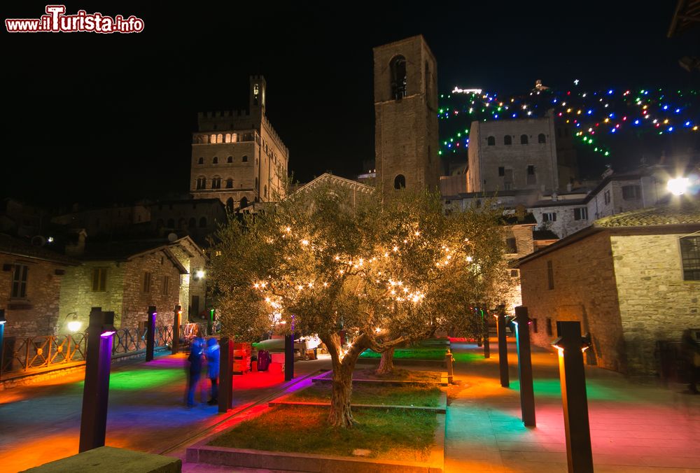 UMBRIA IN AVVENTO - GUBBIO piazza_san_giovanni