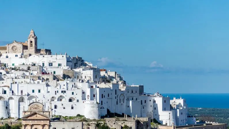 PUGLIA E MATERA OSTUNI PANORAMA FULVIA TOUR 